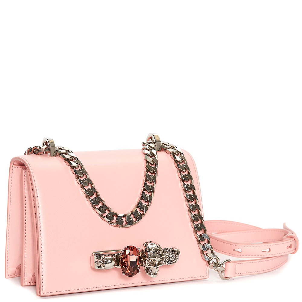 Alexander McQueen (アレキサンダー・マックイーン)、国内初の新コンセプトストアをオープン News The