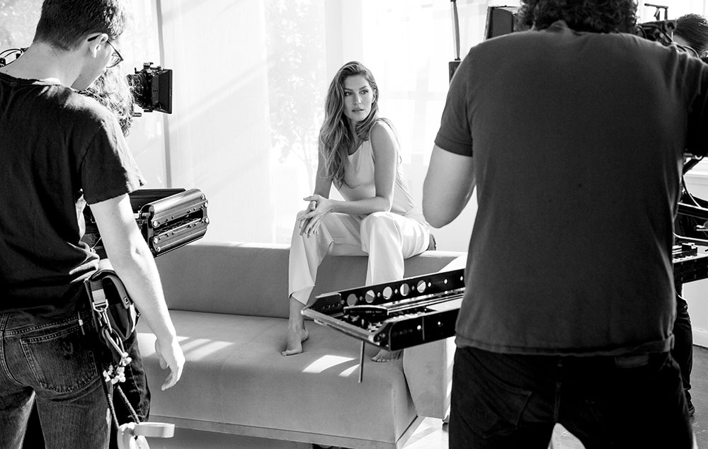 イタリアのランジェリーブランド Intimissimi (インティミッシミ)、キャンペーンに Gisele Bundchen (ジゼル・ブン