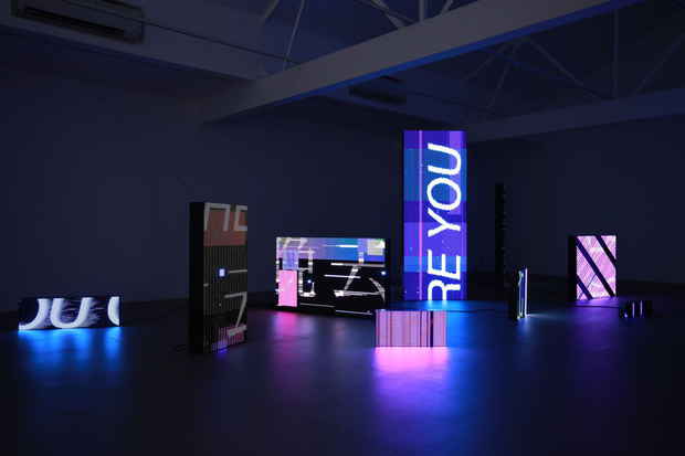 「Night Falls」展示風景、2019、オオタファインアーツシンガポール