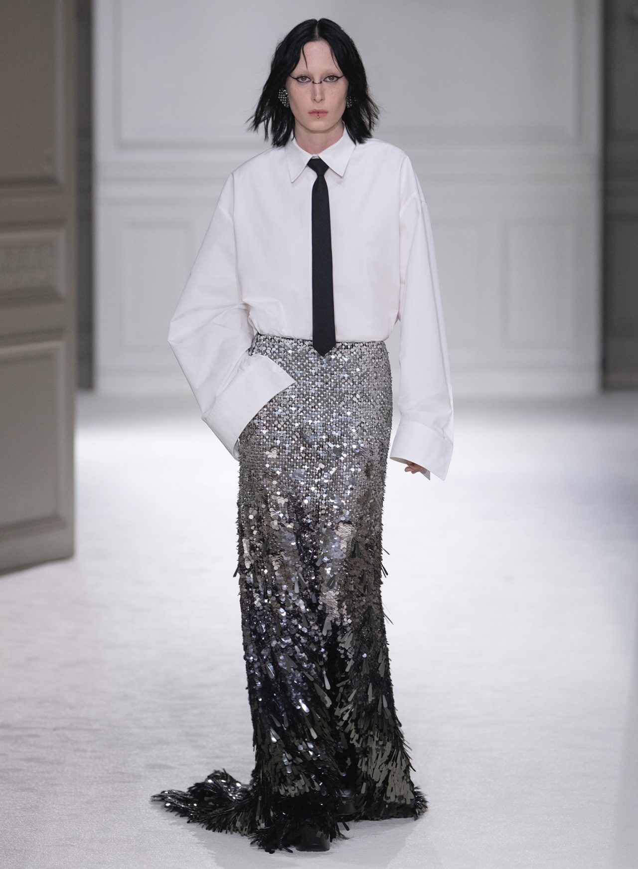 VALENTINO*新しい自分を発見*ブラック マキシ ブラウスドレス 5098yndzj_2403_2_1_i_01.jpg