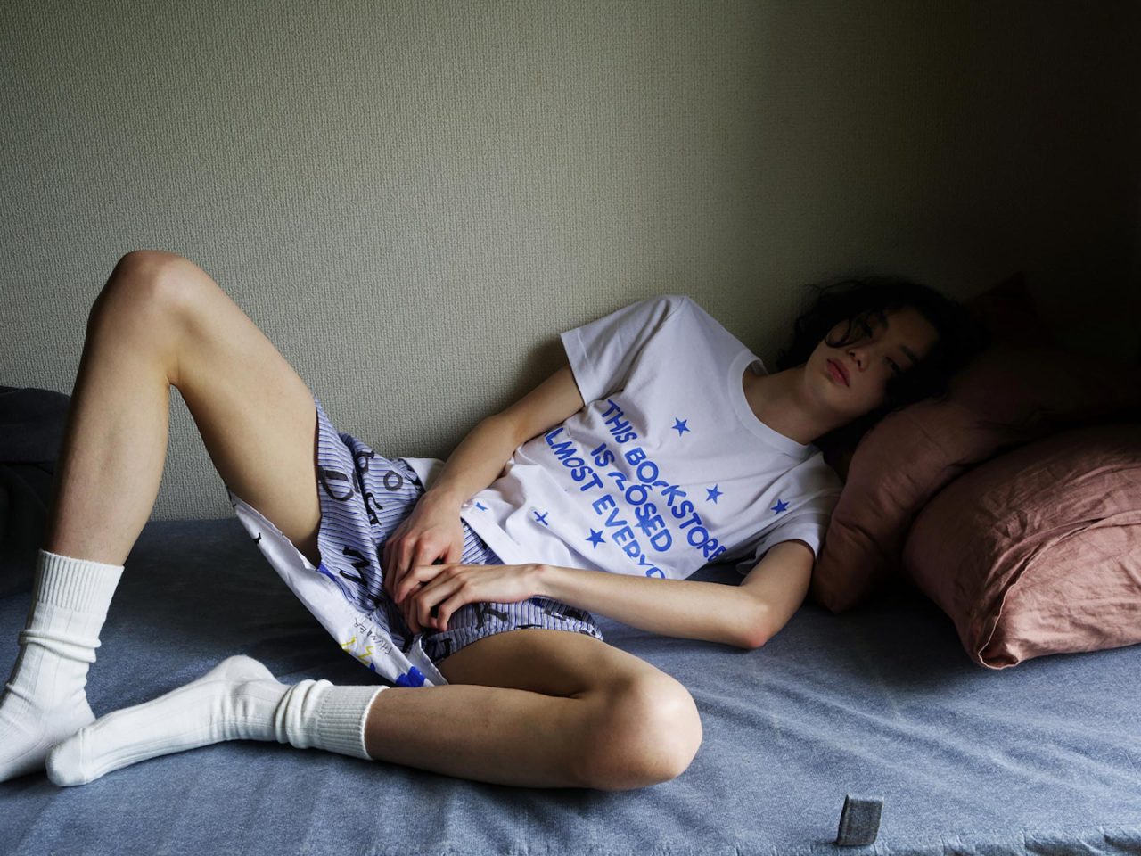 トップス kudos / flotsambooks \"bookstore t-shirt\" kudos / flotsambooks 