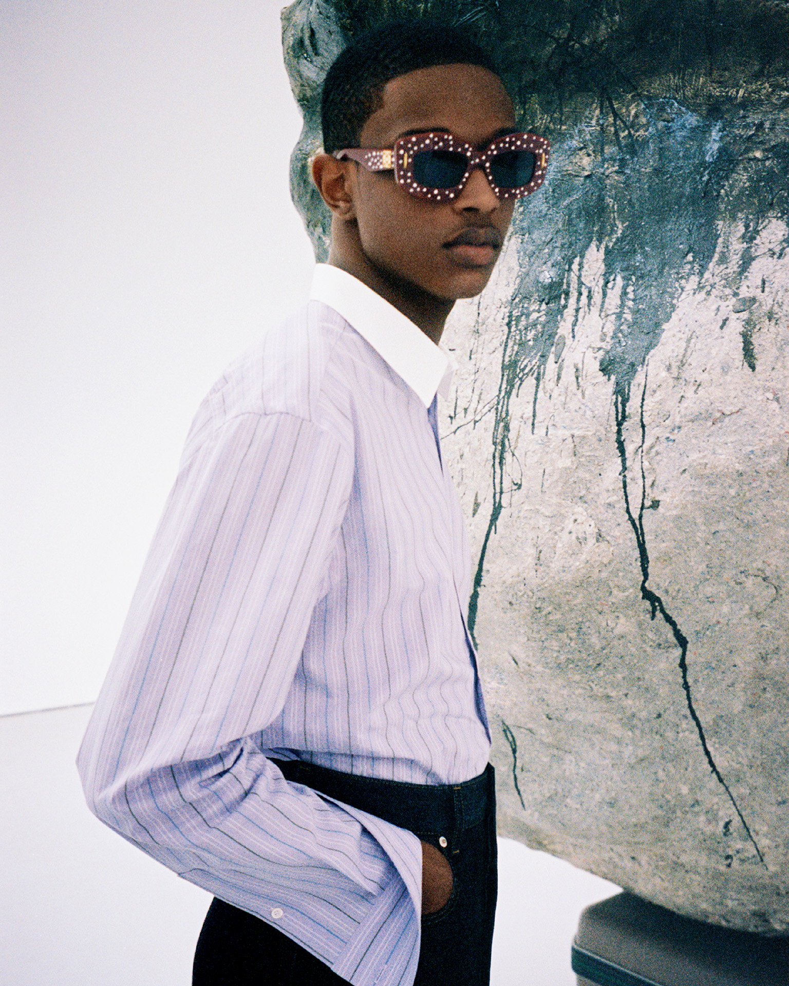 ロエベのクリエイティブ ディレクター、ジョナサン・アンダーソンとルカ・グァダニーノのコラボ短編映画を公開 News The