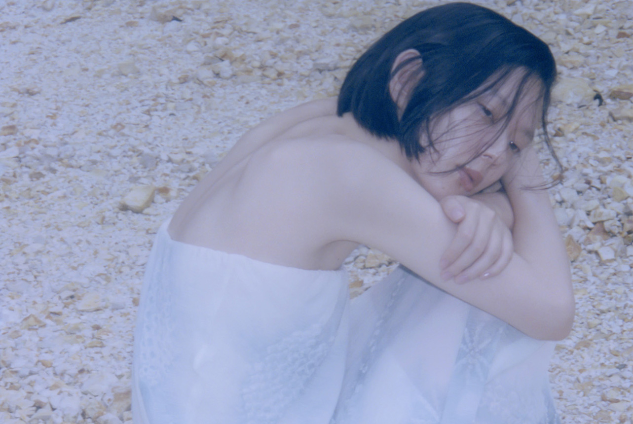 マメ クロゴウチが2024年春夏コレクションのキャンペーンを公開 | News