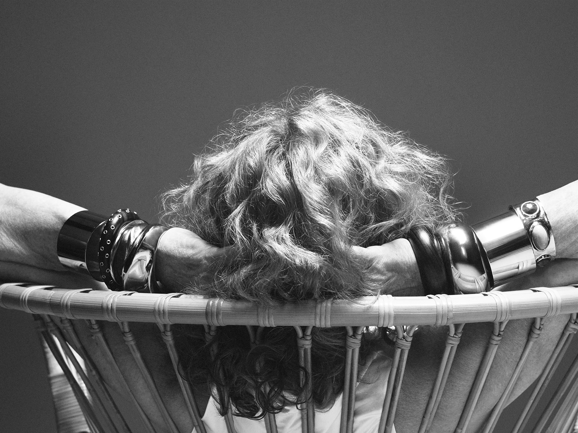 サンローランが2024年スプリングコレクションのキャンペーンを発表