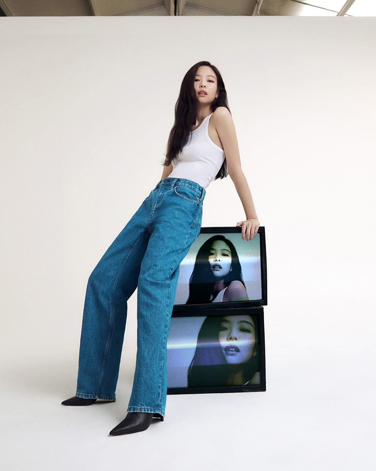 カルバンクライン　ブラックピンクジェニ着用 BLACKPINKジェニーらを起用 カルバン・クラインが新ヴィジュアル公開