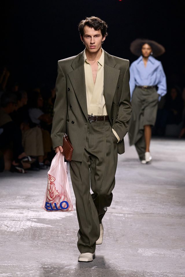［25ss新作］Bottega Venata ウール ビスコース クレープ ドレス ブラックウール ビスコース クレープ ドレス| Bottega Veneta® 日本