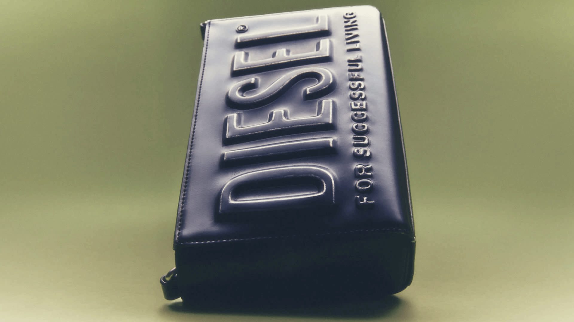 デイーセル Diesel DSL 3D ロゴエンボス ショルダーバッグ Diesel DSL 3D ロゴエンボス ショルダーバッグ | ブラック
