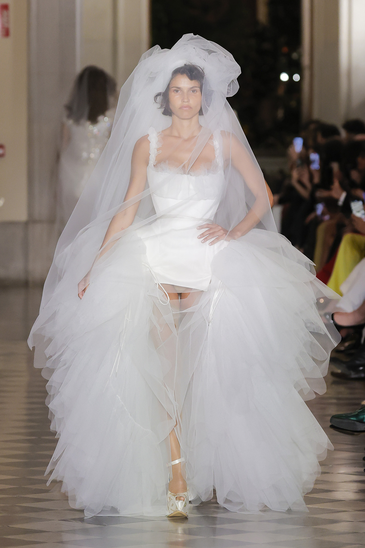 ヴィヴィアンウエストウッド☆ボレロ☆ゴールド☆謝恩会や結婚式に！ GettyImages-2211844461.jpg