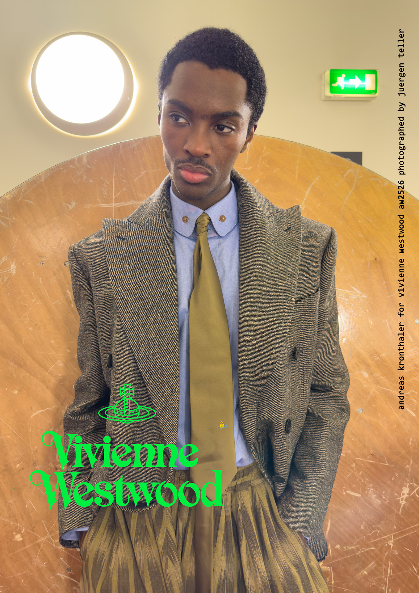 ☆年越しSALE☆VivienneWestwood☆ヴィヴィアン☆スエード☆美品 ヴィヴィアン・ウエストウッドのドレスが600万円超えで落札。18世紀に