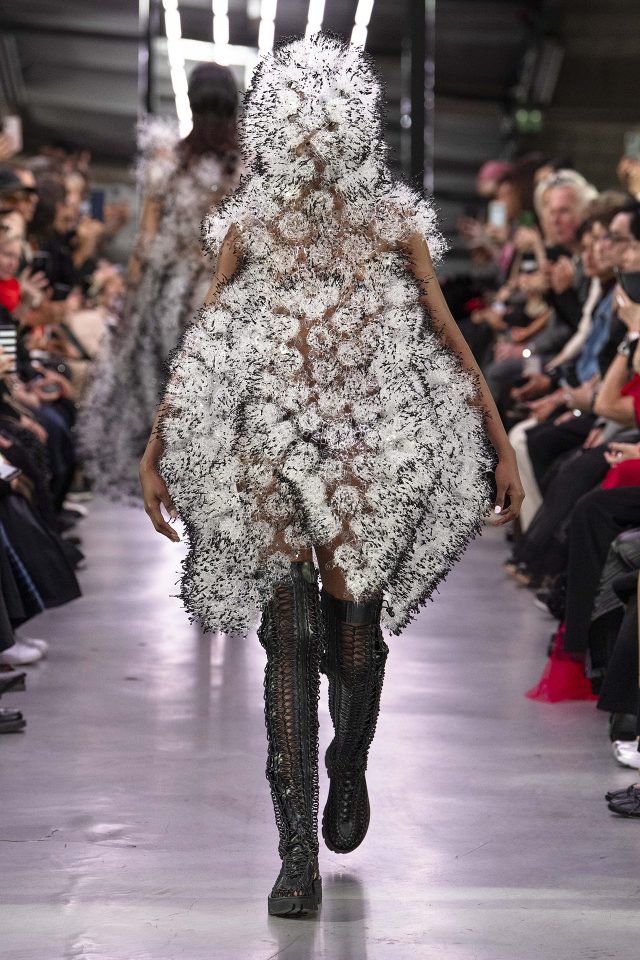 Noir Kei Ninomiya
Spring Summer 2024,
pret a porter,
Womenswear