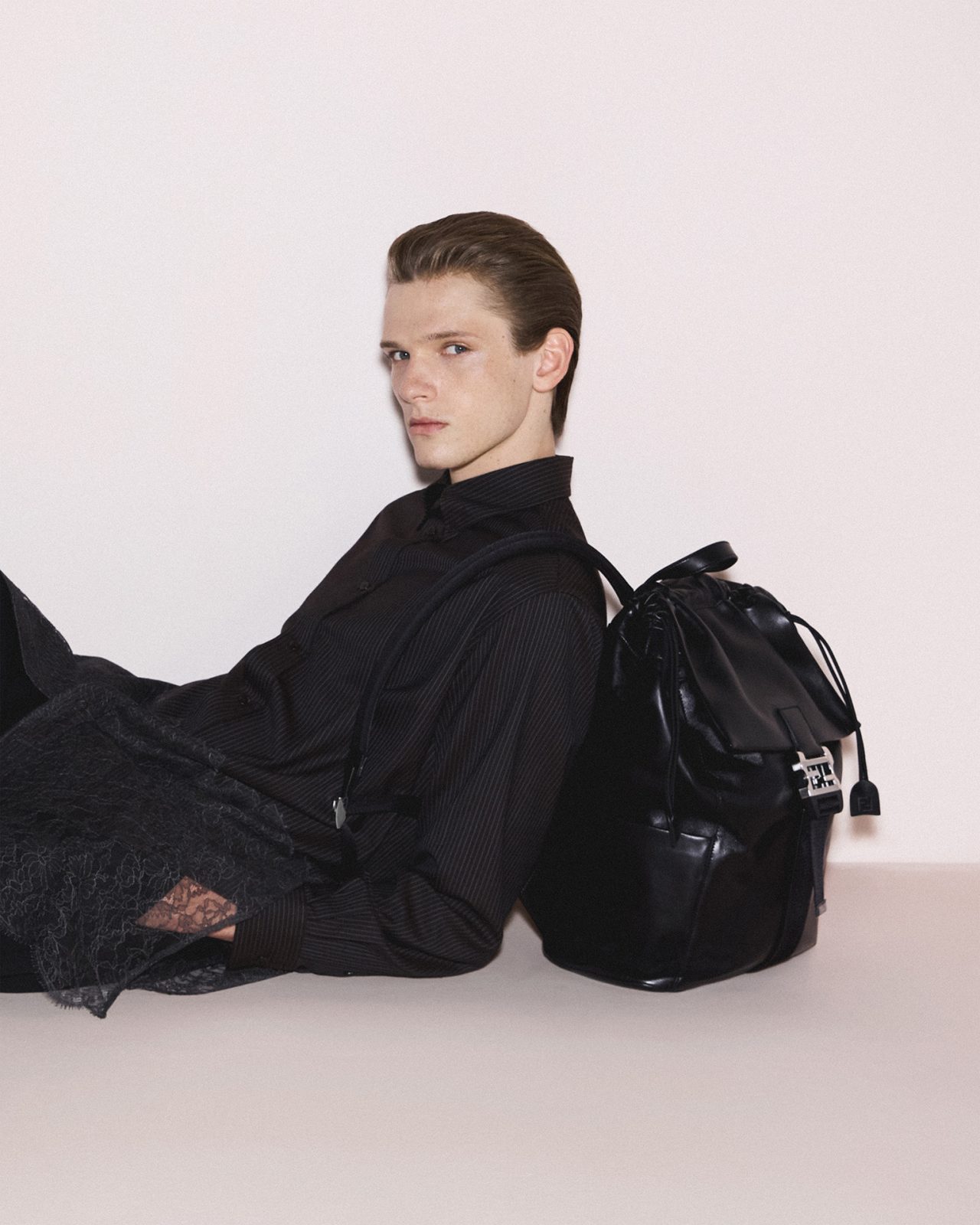 メゾンの歴史と革新的なデザインの融合。フェンディから新作