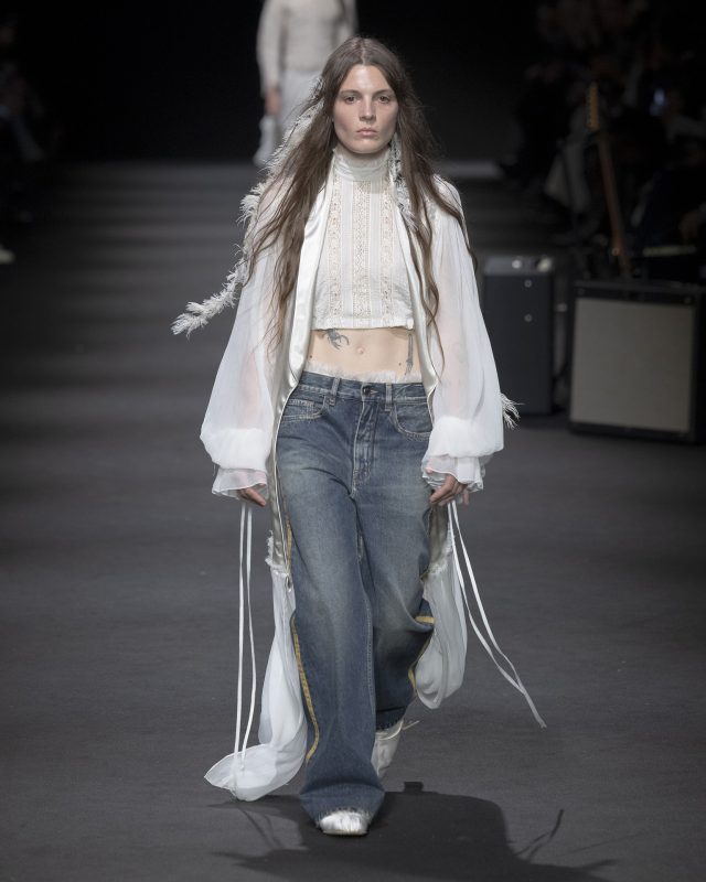Model on the catwalk at the Ann Demeulemeester fashion show in Paris, Spring Summer 2026 Ready To Wear Fashion Week

Photo by Valerio Mezzanotti / NOWFASHION
