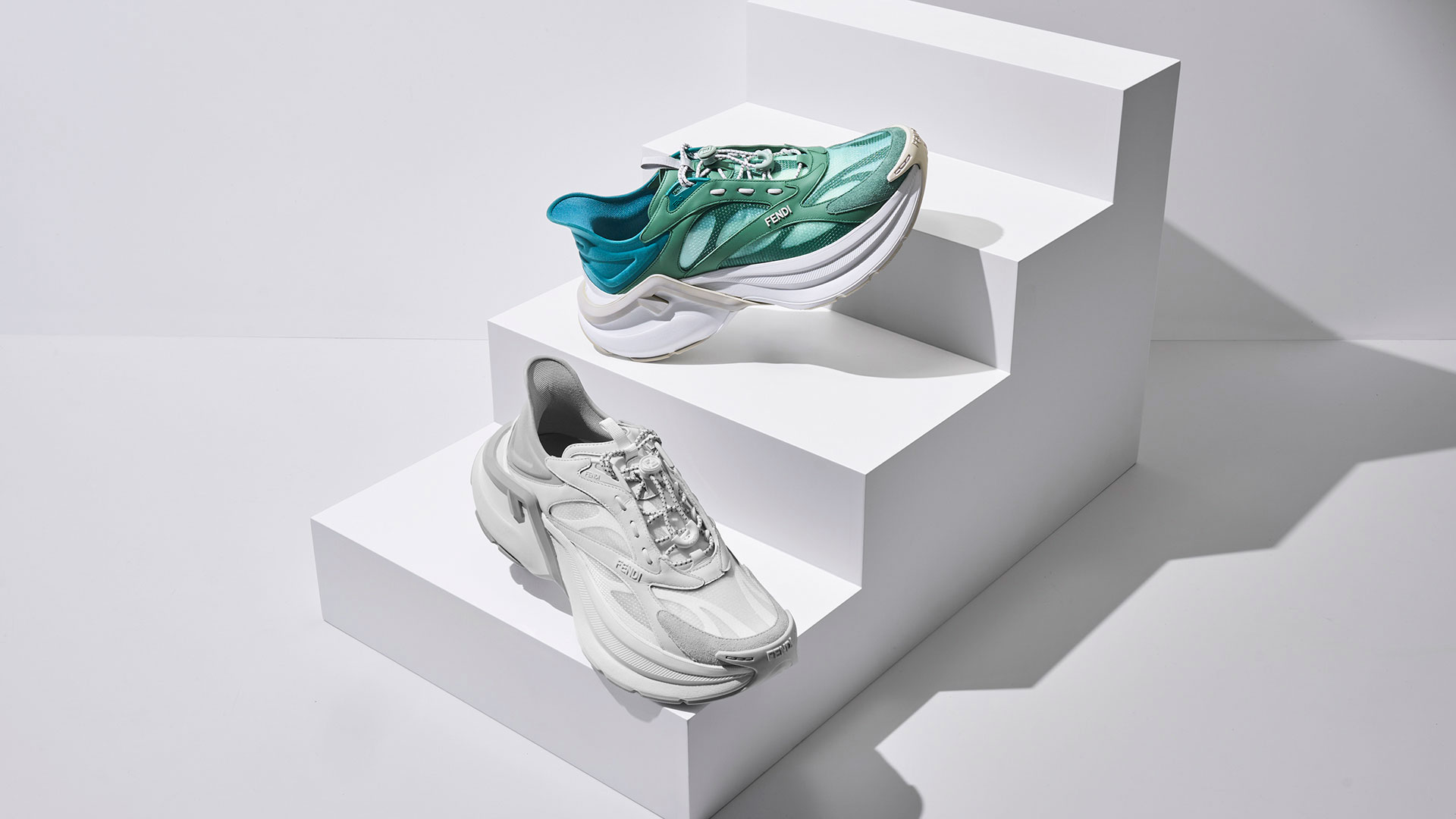 フェンディスニーカー エレガンスと軽やかさのバランス。フェンディの新作スニーカー