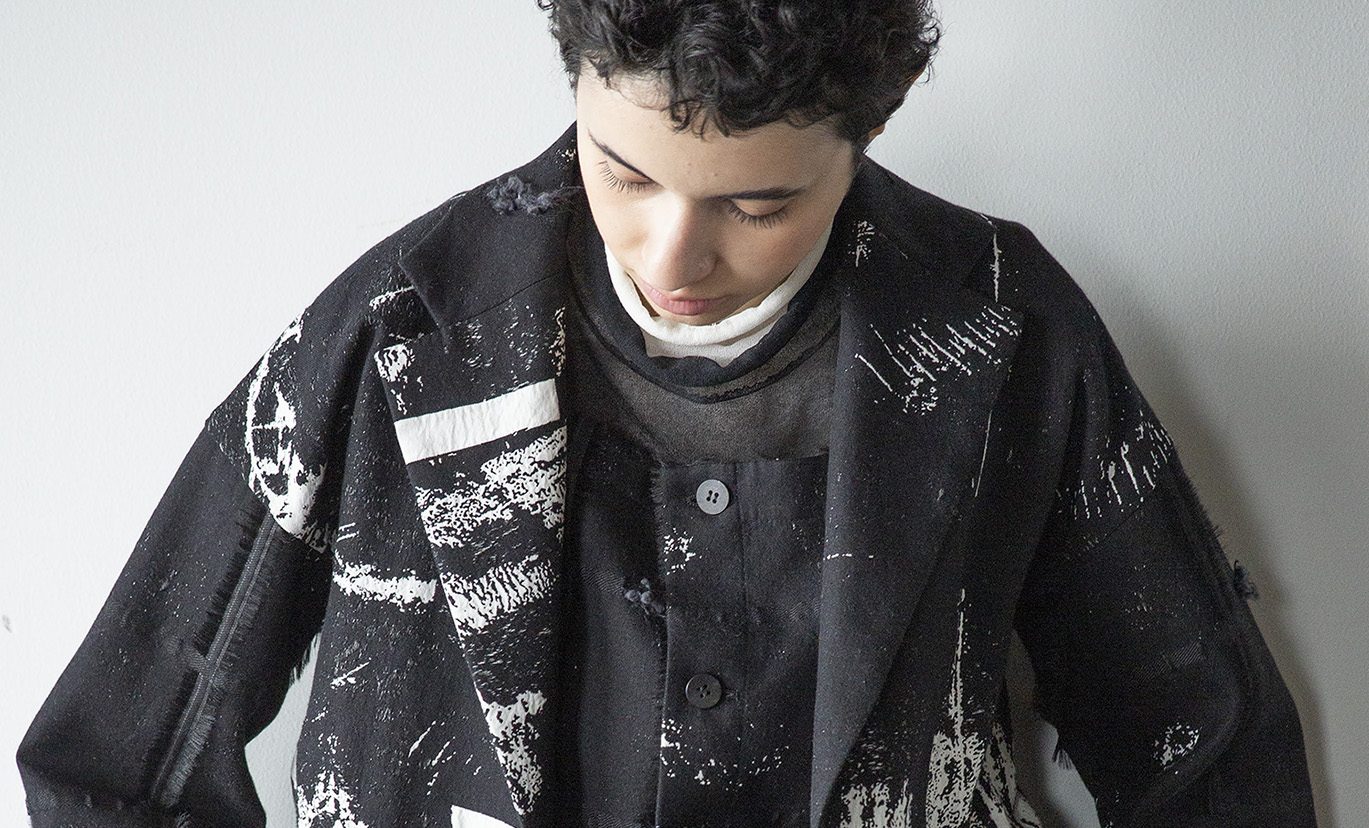 陶器を服に落とし込む。イッセイ ミヤケ ハートが新作シリーズを