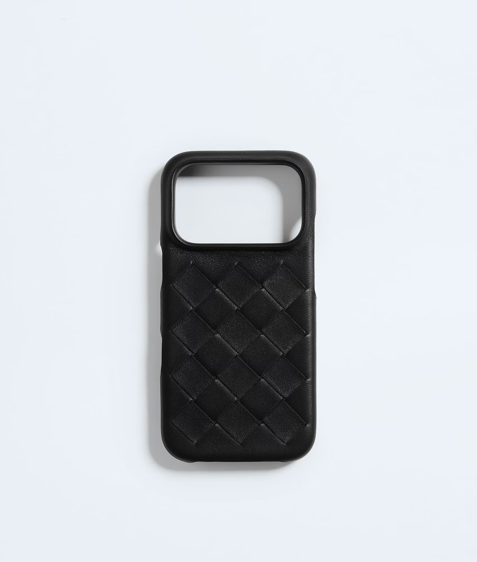 BOTTEGAVENETA iPhone16proケース箱・袋・説明書・紙袋付き 職人技が光る。ボッテガ・ヴェネタの iPhone ケースから新作が登場