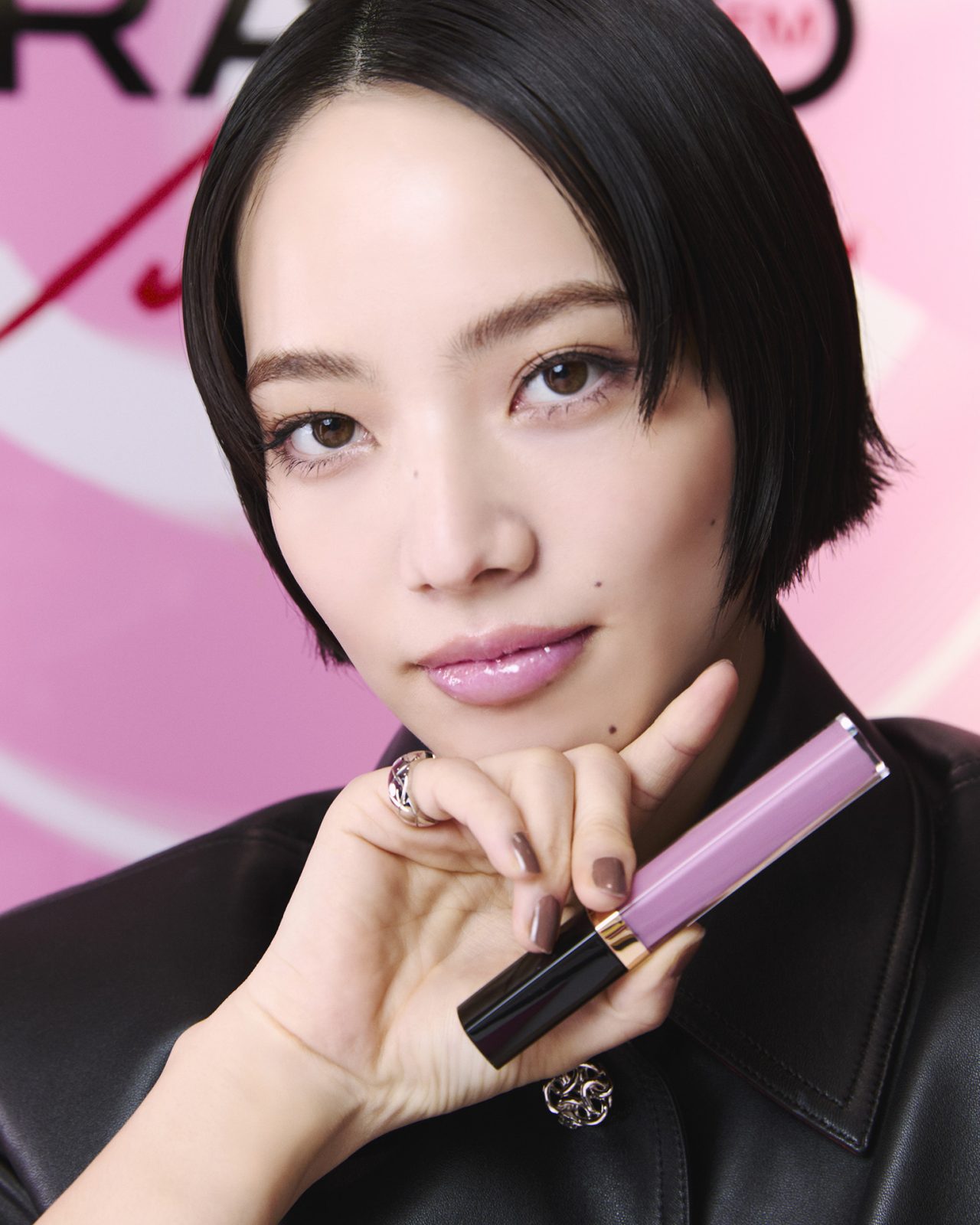 小松菜奈や橋本愛が登場。シャネルの新作グロスの発売を記念した